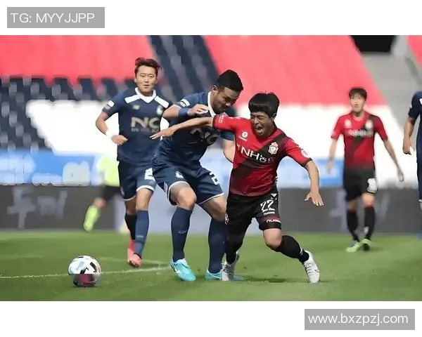 广岛三箭在J联赛杯决赛中以3-1战胜柏太阳神夺得队史第二冠吸引62466人观战